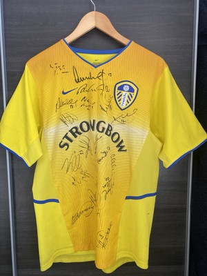 Signiertes Auswärtstrikot von Leeds United