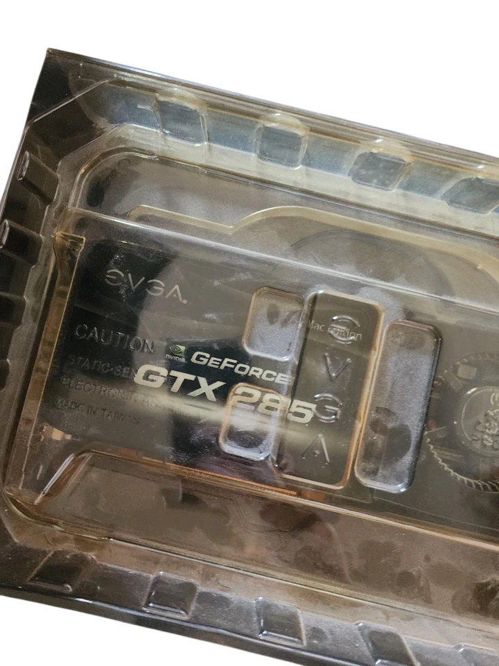 EVGA NVIDIA GeForce GTX 285 (01GP31080TR) Graphics Card MAC Edition Open Box - Image 3 of 4