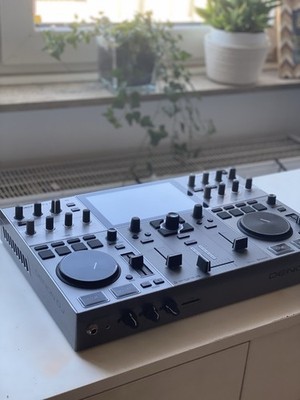 Denon DJ Prime GO+ Tragbares Standalone-DJ-System + 0VP