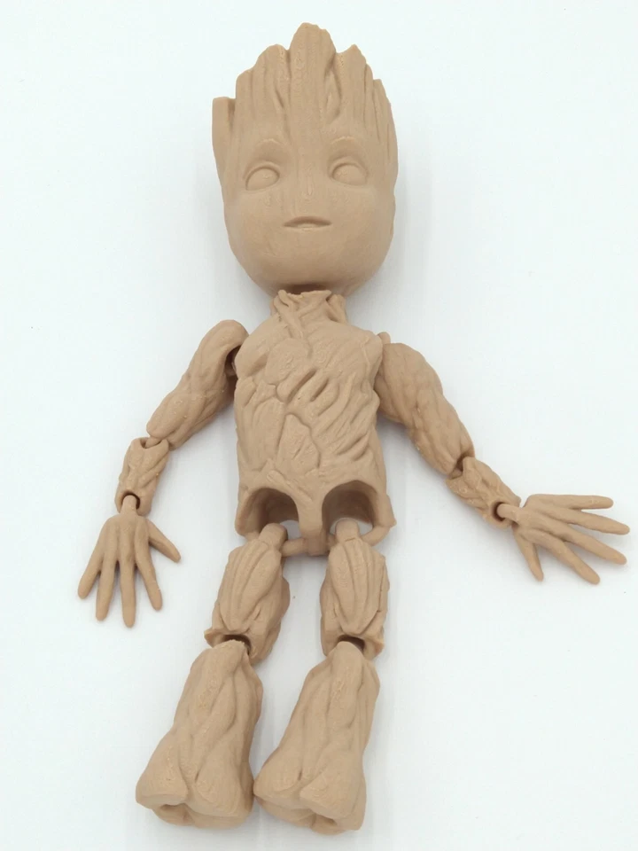 Figura BABY GROOT Articulada Flexi Madera PLA 10" Figura Impresa en 3D Foto 2 de 4
