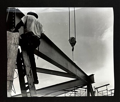 1960 Miami FL Beth Torah Temple Construction Worker Steal Beams VTG Press Photo