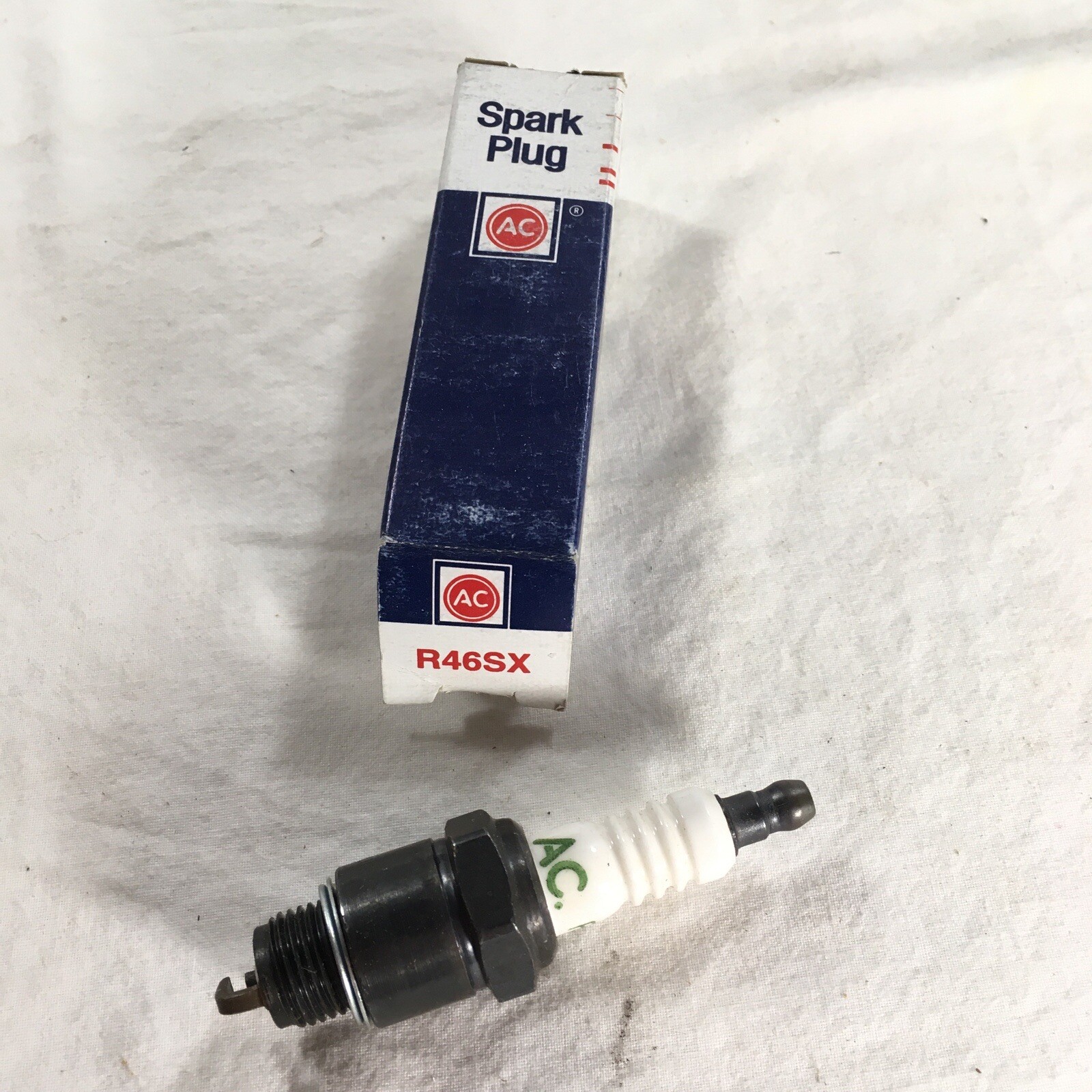 NOS Vintage AC R46SX Spark Plug SINGLE PIECE 1