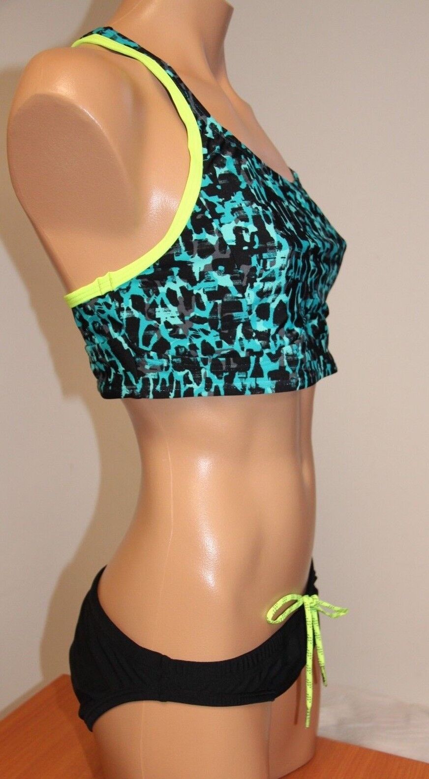 NWT Speedo Fit Swimsuit Bikini 2 piece Set Sz 10 Black Power Green Sport Bra