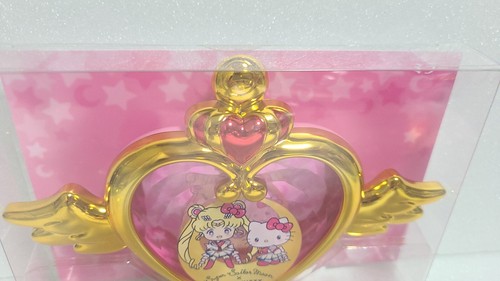 Espejo compacto Sailor Moon Eternal x Sanrio Hello Kitty Collaboration Japón nuevo - Imagen 4 de 5