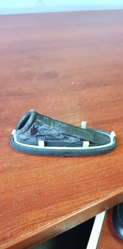 BMW 1 3er E87 E90 E91 E92 E93 LCI Dom Federbein Tülle rechts O/S schwarz