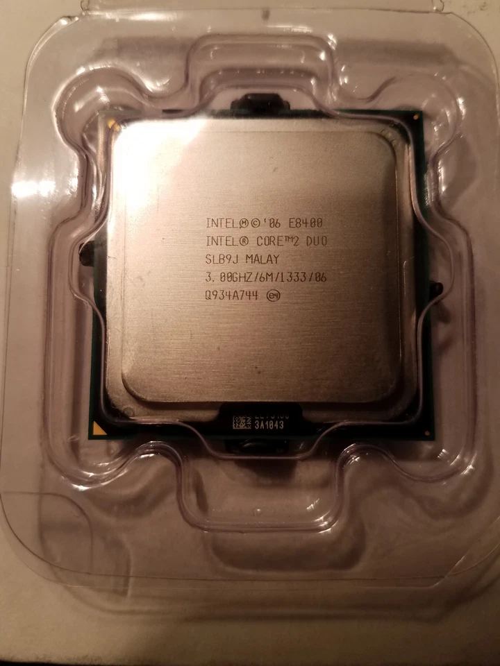 Intel Core 2 Duo E8400 FSB 1.333 GHz 3.0 GHz 6MB L2 Cache Socket 775 CPU SLB9J - Image 2 of 4