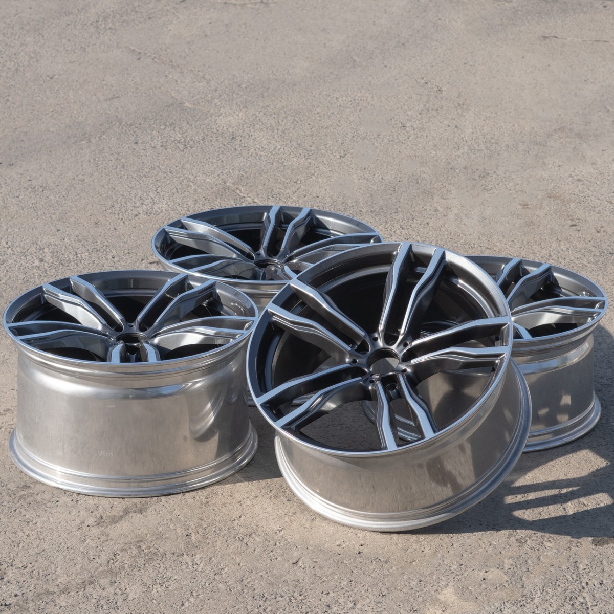 送料無料　BMW純正 X5 21インチ　M Performance ４本セット 送料無料 BMW純正 X5 21インチ M Performance 4本セット 送料無料BMW純正