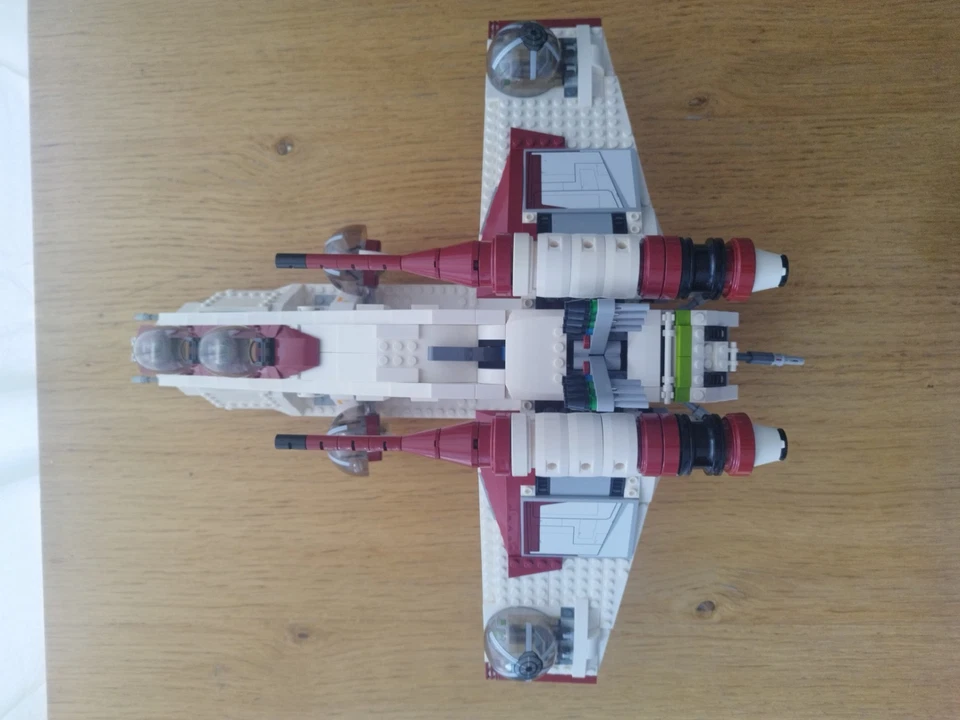 LEGO Star Wars 75021 Republic Gunship, photo 4 sur 5