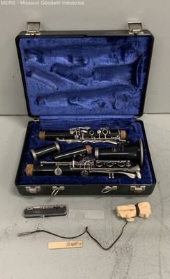 Bundy Resonite Black Clarinet with Case and Accessories