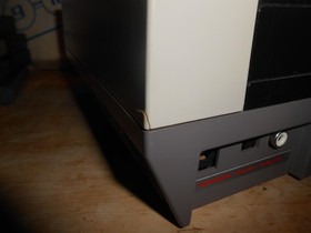 VTG 1985 Original Nintendo NES Bundle Lot Games Controllers Zapper Power Pad