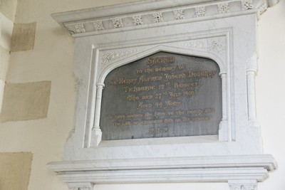 Foto 6x4 Sir Henry Alfred Joseph Doughty Ovington\/SU5631 Memorial to Si c2016