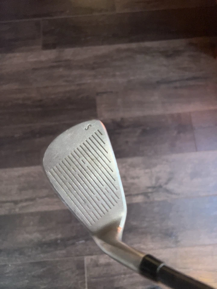 Spalding Executive Gold Sand Wedge RH Graphite Shaft - Image 2 of 4