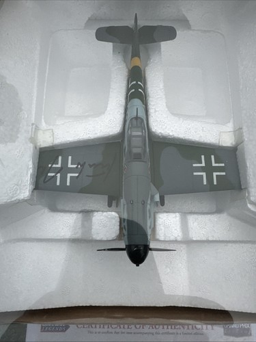 Rüstung B11E215 - Luftwaffe Messerschmitt Bf109 signiert "Gunther Rall" Maßstab 1:48 - Bild 4 von 15