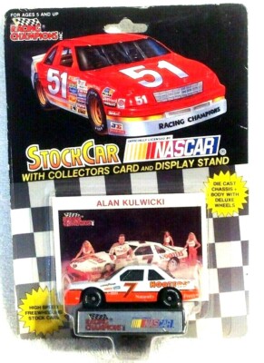 Racing Champion Alan Kulwicki #7 Hooters Racing 1992 NASCAR Champion 1:64 T Bird