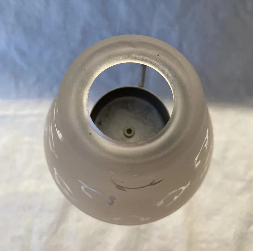 VINTAGE RUSS TEA LIGHT HOLDER SILVER TONE W/GOLD ACCENTS ETCHED GLASS LAMP SHADE - Image 3 of 4