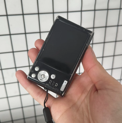 Sony DSC-W830 Cyber-Shot 20.1MP 8x zoom Digital Camera English