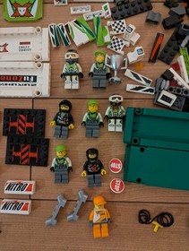 Lego 8864 World Racers of Desert Destruction 99% Complete w Minifigures Manuals