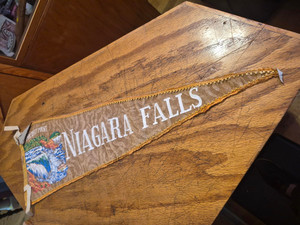 Vintage 1950s-60s 27" Prospect Point Niagra Falls felt souvenir pennant