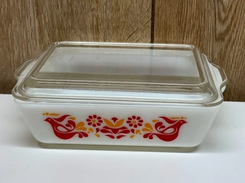 Vintage Pyrex Friendship 1.5 QT Ovenware 0503 with 503-C Lid Red Birds Flowers