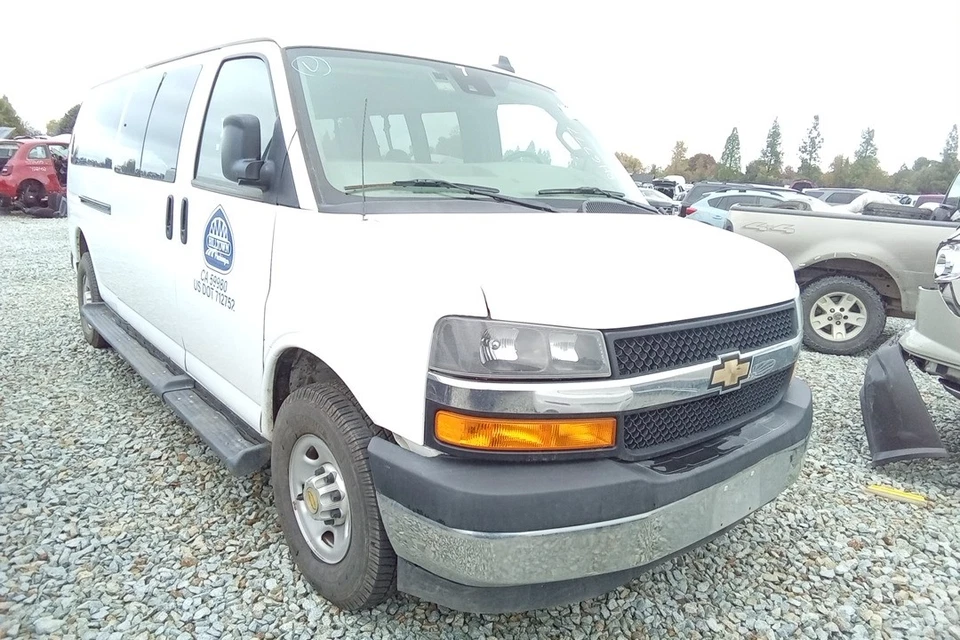 2020 Chevrolet Express 3500 Van Transmission OEM 105K Miles - LKQ439908004 - Image 2 of 4