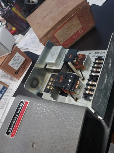Honeywell W402A3k0x1 Cooling Control Panel 115v Fan Relay Center NEW NOS Hvac