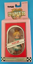 1988 TYCO DIXIE'S DINER DOLL 3.5" PEGGY SUE w/ Name Button All Orig MIB