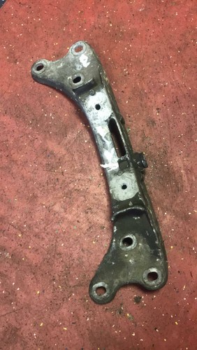 BMW Getriebeträger. 22321096212