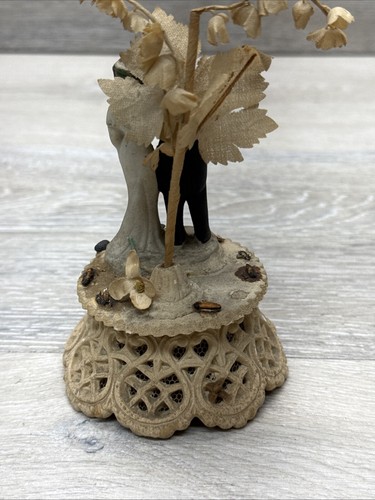 Antik 1930 Biskuit Hochzeitstorte Topper mit Spitze und Papier Blumen Braut/Bräutigam - Bild 6 von 10