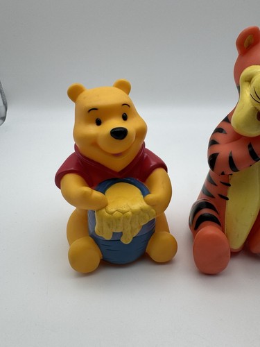 Disney Winnie The Pooh Set Honeypot Vinilo 4.5" Chirrido Figura Juguete - Imagen 2 de 7