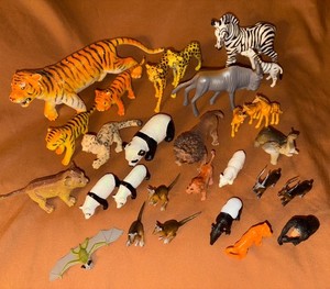 Large Lot Of 28 Animals Medium Large Plastic Toy Major Cake Topper Decor