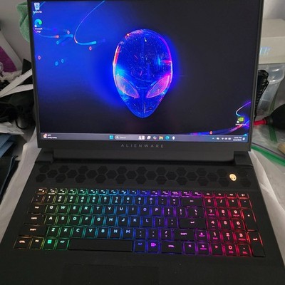 Alienware M18 R1 165Hz i9-13980HX 64GB 2TB SSD RTX 4090 175W 16G DDR6 CherryMX