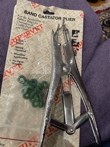 Castration Bander with 3  Castrator Rings Flared Plier for Cattle Goat Cow