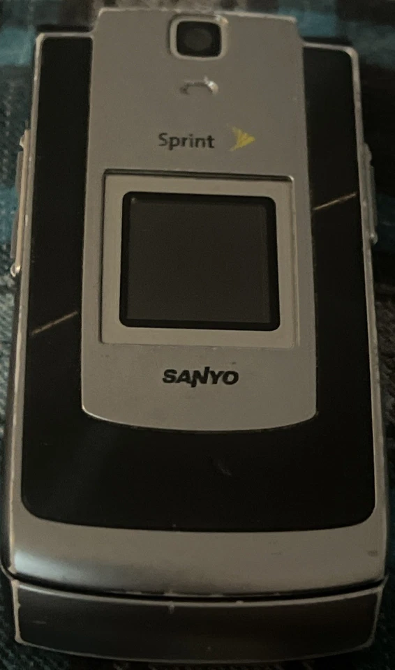 Sanyo Katana 2 SCP-6650, Silver-Black, Sprint, Cellular Flip Phone, Rare, 👀Info - Image 3 of 4