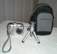 Nikon COOLPIX 3100 3.2MP Digital Camera For Parts Or Repair Battery Door Problem