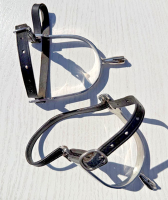METALAB Equestrian Spurs 1-1/4 Inch Neck with Rowel Tips & Black Leather Straps