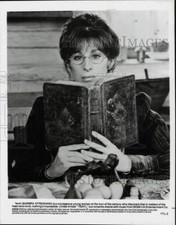 1984 Press Photo Barbra Streisand starring in "Yentl" - lry08608