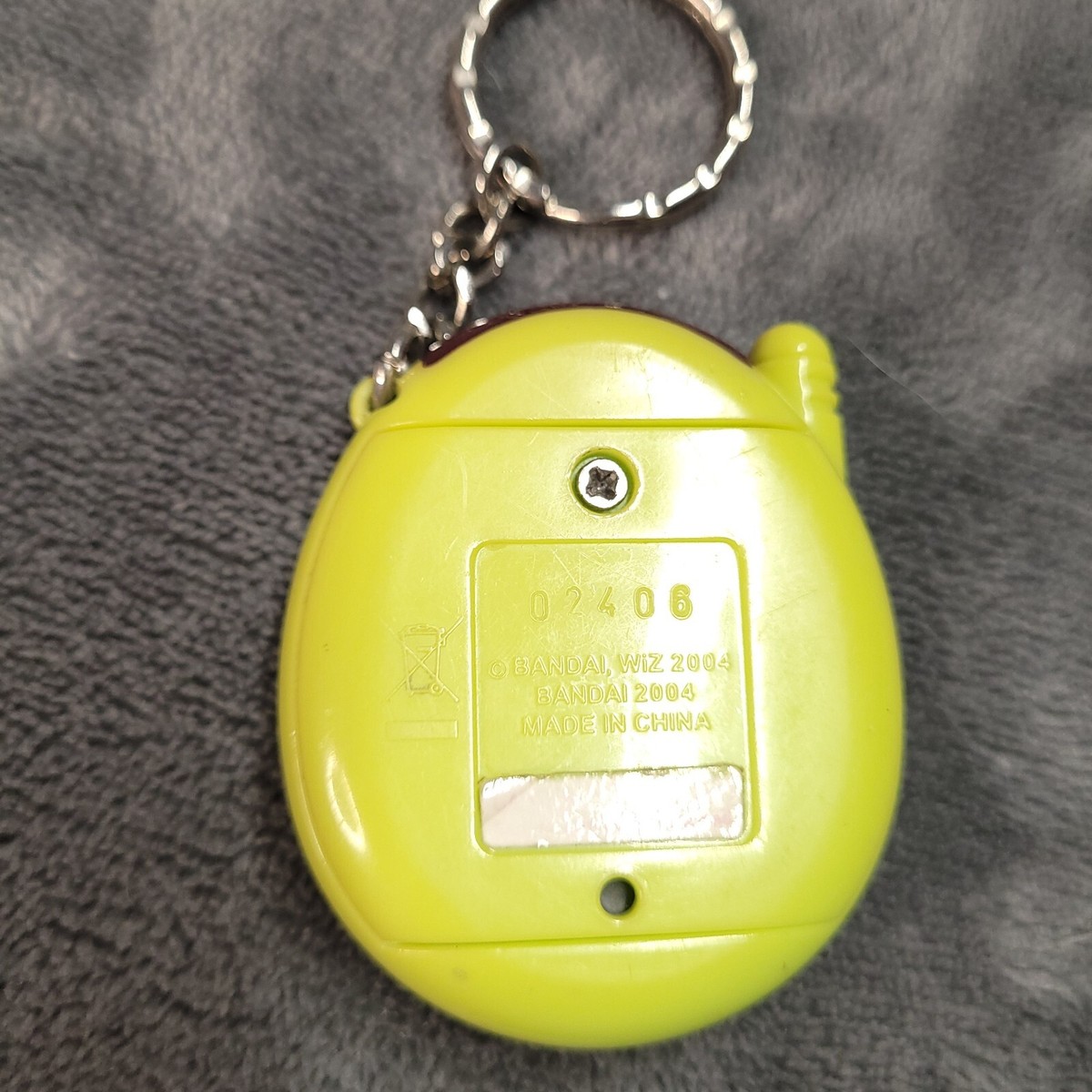 2004 Bandai Tamagotchi Connection Yellow with Flowers Floral