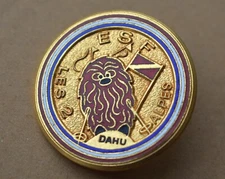insigne, broche médaille de ski  de ESF des 2 alpes, "le DAHU Rouge"