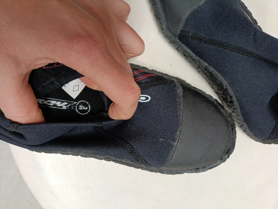 Osprey Water Shoes Size 3 - Image 3 of 4
