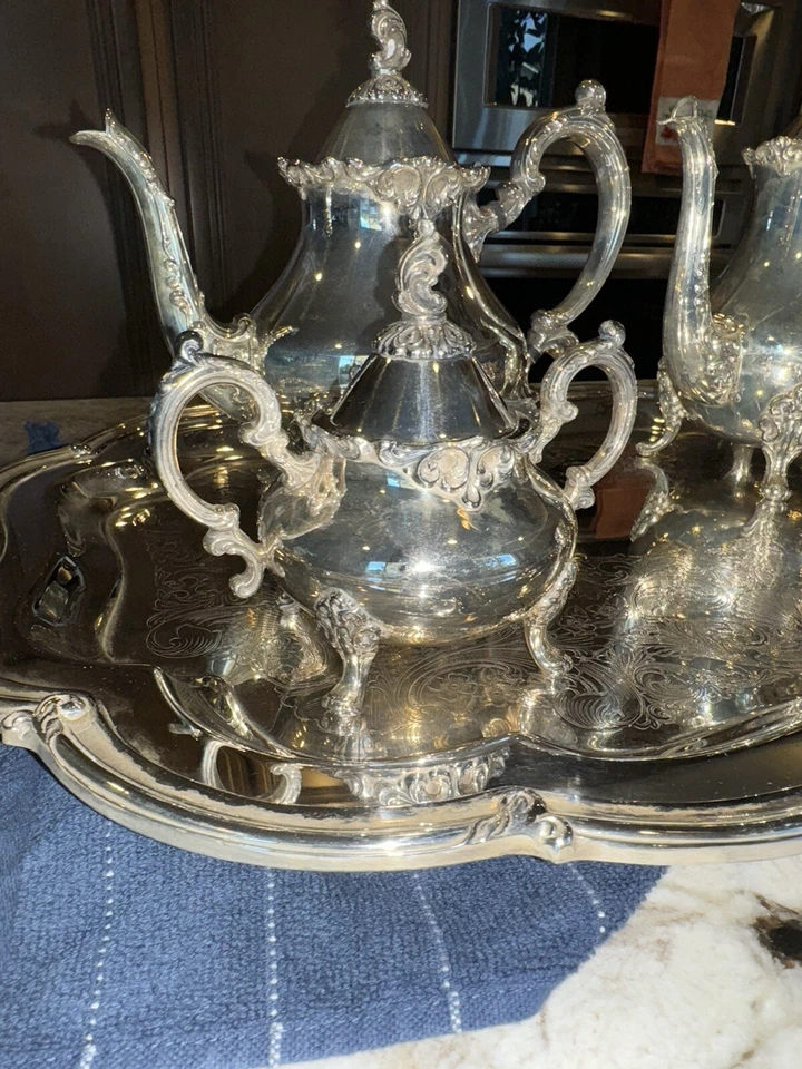 Vintage Oneida Venetian Silver Plated 5 Piece Footed Ornate Tea & Coffee Set - Image 3 of 4