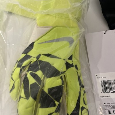 Nike Grip 3 Match Goalkeeper Gloves Men's Soccer Gloves NWT HQ0256-702 Size 8