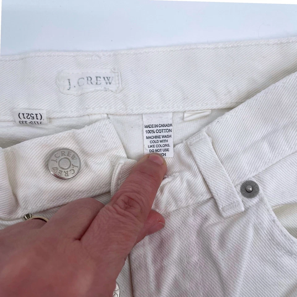 J. Pantalones de mezclilla Crew para mujer blancos de pierna recta con botones talla 4/29 Foto 3 de 4