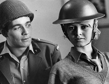 BRIGITTE BARDOT babette s'en va photo de presse originale argentique 