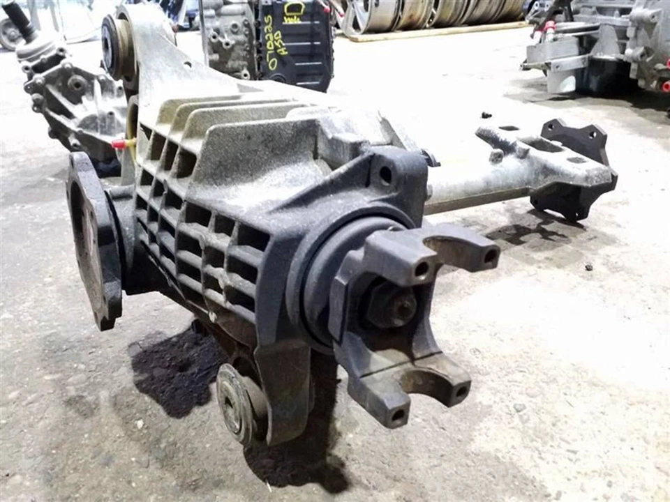1999-2007 GMC Sierra 1500 Pickup Front Axle Differential Carrier 3.73 Ratio Foto 2 de 4