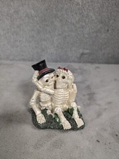 Ceramic World Skeleton Bride and Groom By Poly Resin Land