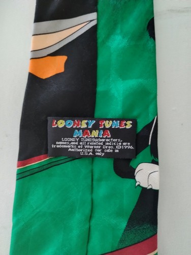 Vintage 1996 Looney Tunes Mania Neck Bugs Bunny & Sylvester Billiards Pool Silk - Picture 5 of 6