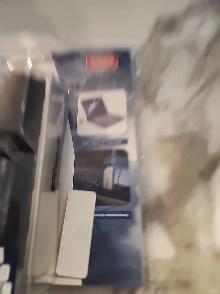 New Targus Mobile Power Inverter 90W Peak Output 12V Auto Input PAPWR005U - Image 4 of 4