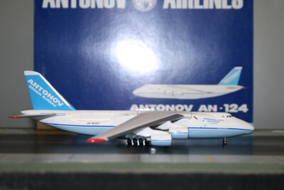 Gemini Jets 1:400 Antonov Design Bureau An-124 UR-82027 (GJADB581) Model Plane