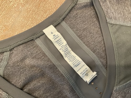 Camicia top Lululemon 6 grigia manica lunga scollo a V ottime condizioni poliestere elasticizzato - Foto 4 di 10