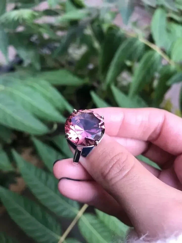 Помолвочное кольцо из чистого белого золота 14 карат с натуральным александритом шестиугольной огранки 2,70 карата - Изображение 2 из 4